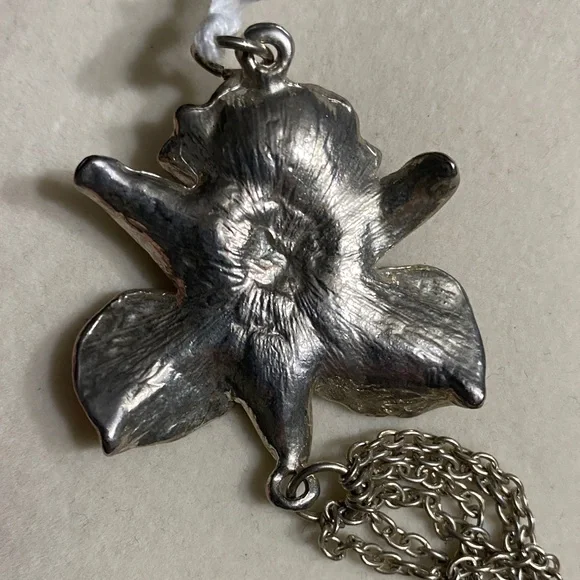 Vintage Silver Floral Pendant - Picture 4 of 5